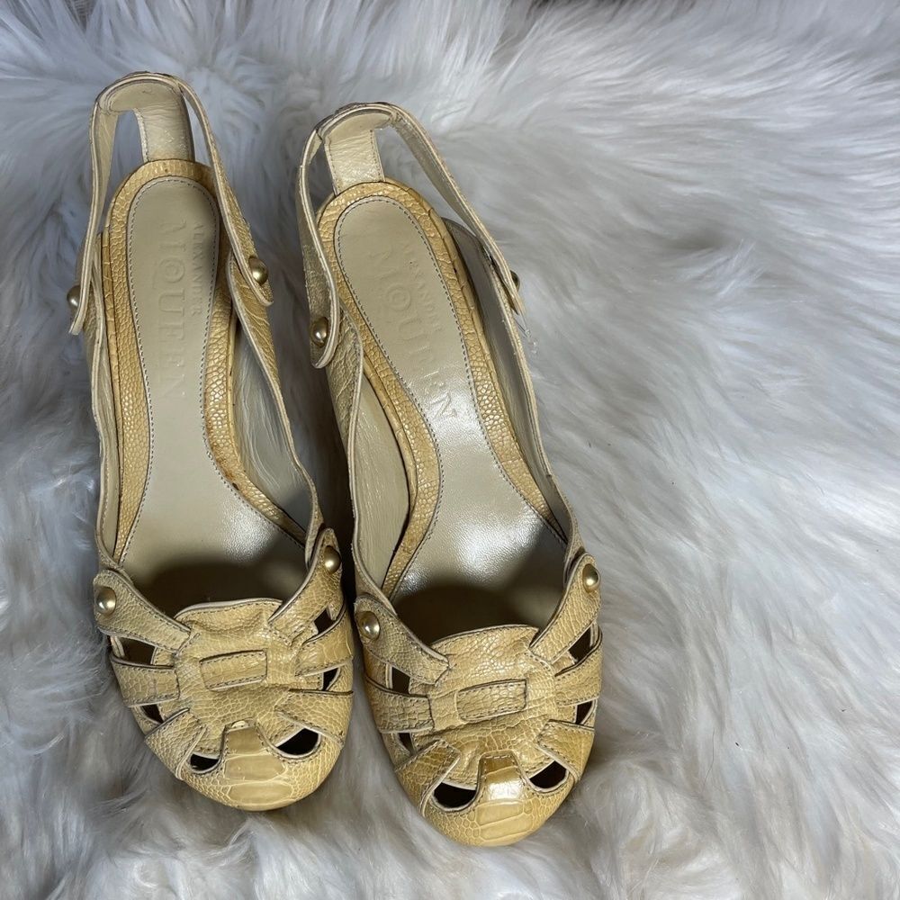 Alexander McQueen Tan VTG Pumps Sz 36/6 - Picture 2 of 7